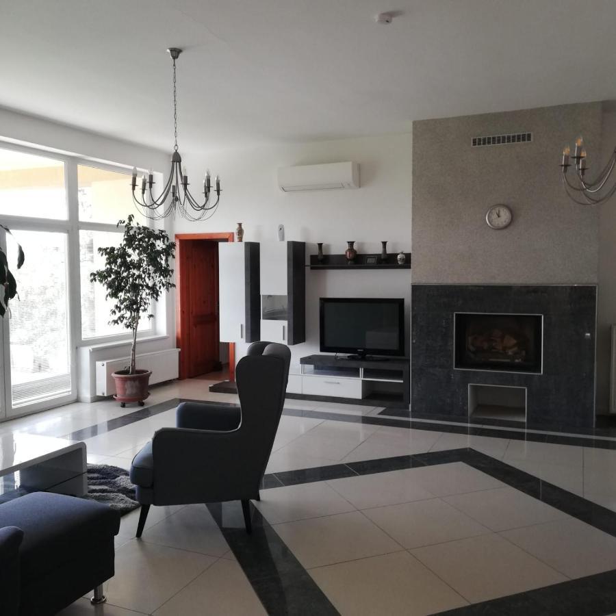 Rezident Consult S.R.O. Hotell Bratislava Exteriör bild